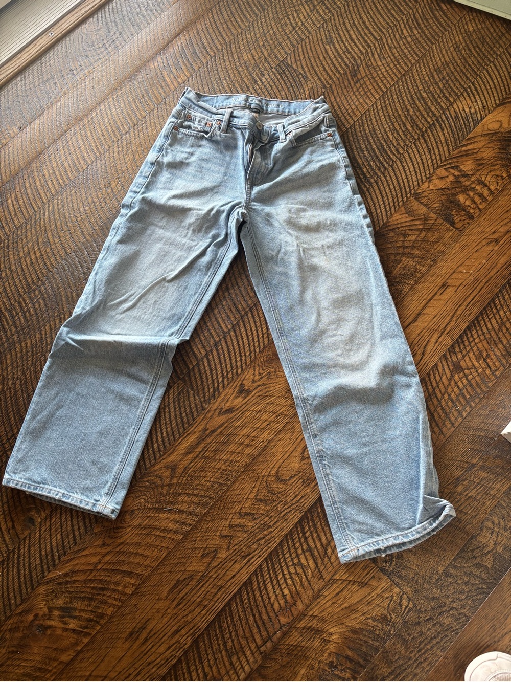 GUC — AE Jeans Strigid — medium wash — size 0 SHORT